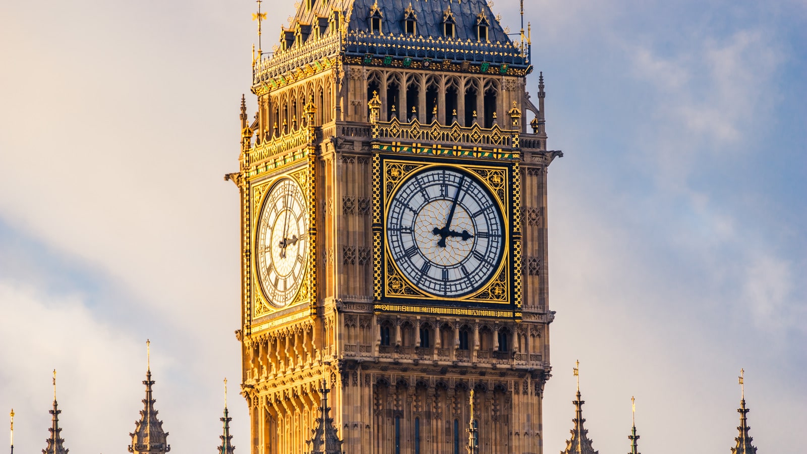 big,ben,clock,at,colorful,blue,sky,,landmark,of,london,